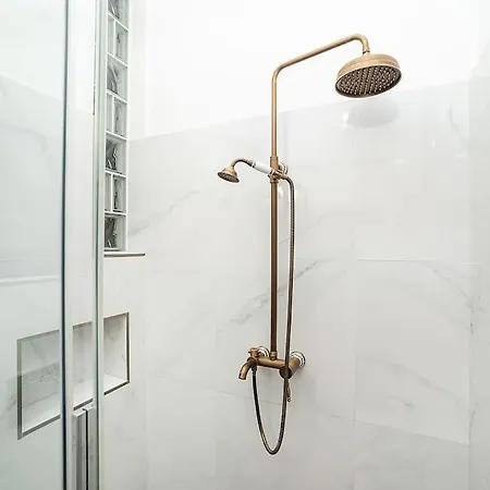 Daire Designed Spacious Flat With 2 Bedroms And Balcony Prag